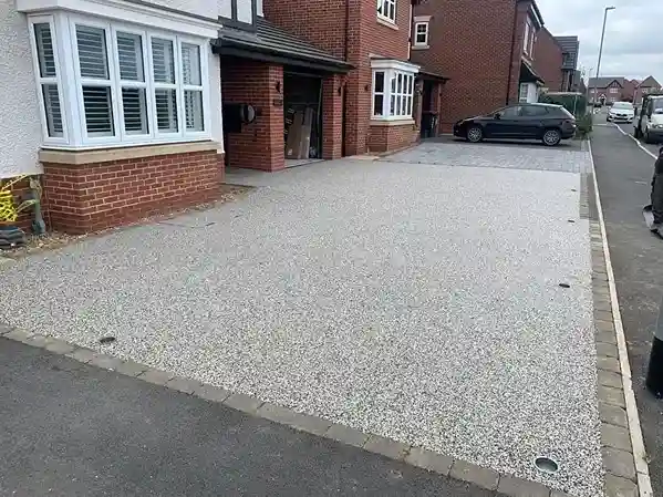 UK driveway drainage regulations showing compliant surface water control